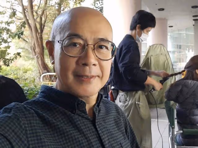 又走一個!TVB著名老戲骨自曝將在年底離巢,服務公司43年為報恩
