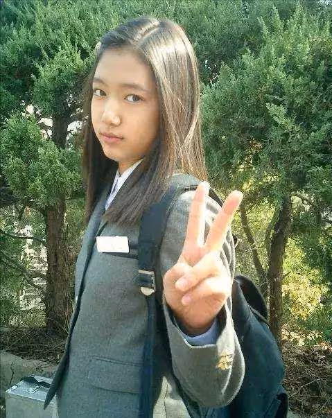 31歲韓國民女神奉子成婚,唯美婚紗照曝光,連換3套禮服巧遮孕肚
