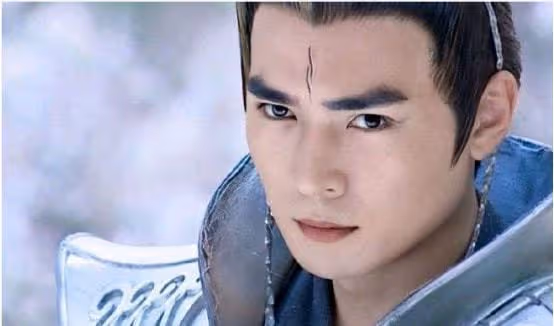 沒眼看!知名男星不Y照曝光:內褲都不穿?