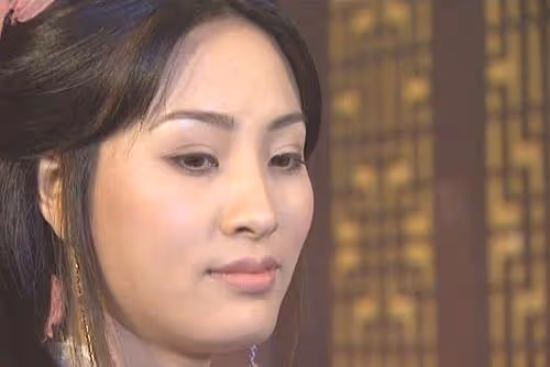 那些尬演「大美人」的女演員看得我虎軀一震!