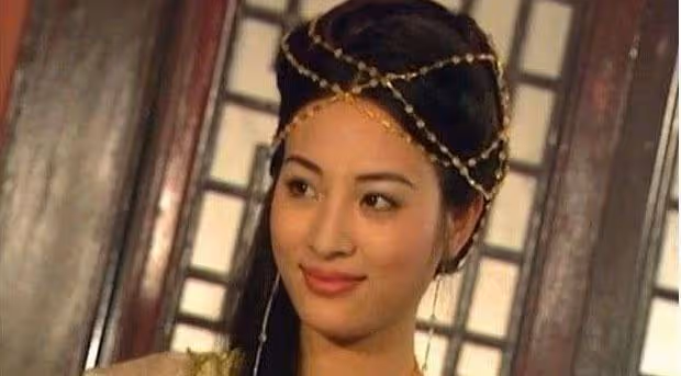 那些尬演「大美人」的女演員看得我虎軀一震!