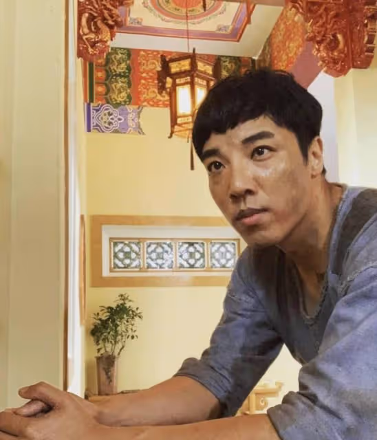《鐵拳英雄》視帝弟弟演技獲贊,曾心存歌手夢,因「細龍生」走紅