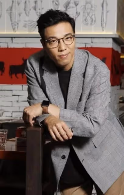 《鐵拳英雄》視帝弟弟演技獲贊,曾心存歌手夢,因「細龍生」走紅
