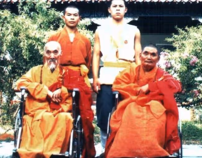 周星馳配角釋行宇近況，房地產投資有道身家近億，當初月薪僅28元