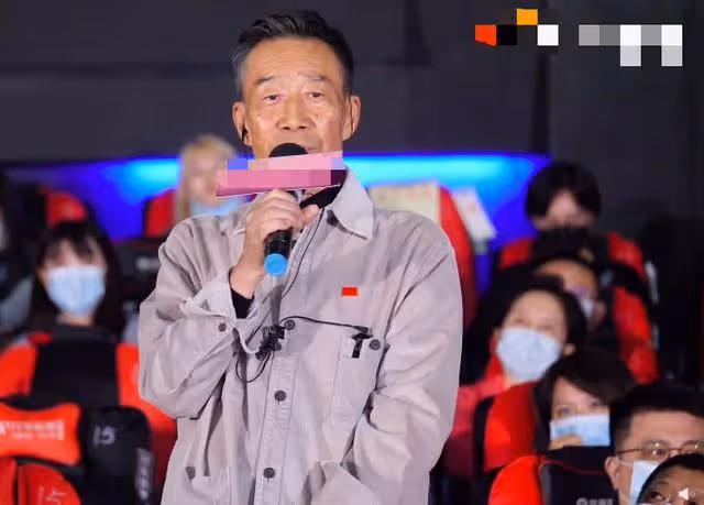 70歲李雪健沒背景沒後台，站幾小時為兒子捧場，父子皆是老實人