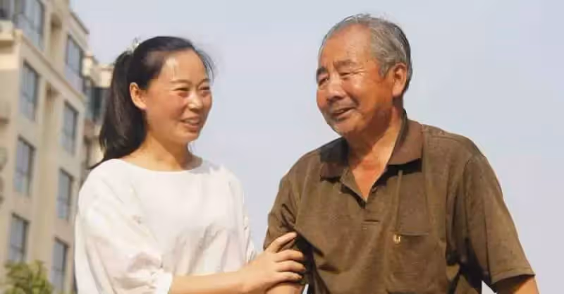 月子時婆婆讓兒媳找親媽，晚年生病兒媳告訴婆婆：找你親閨女