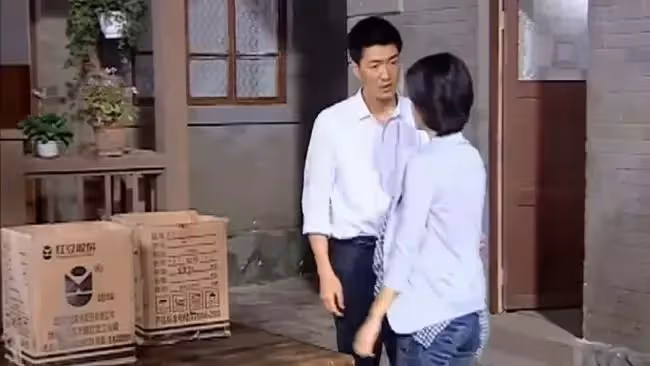 月子時婆婆讓兒媳找親媽,晚年生病兒媳告訴婆婆:找你親閨女
