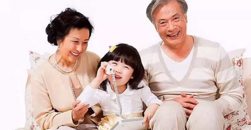 月子婆婆送了31包方便麵，婆婆摔斷腿，兒媳送去100包方便麵