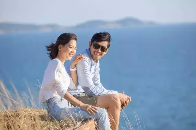 妻子背叛丈夫多年,丈夫卻不離婚,吃過苦頭她才明白,這就是報應