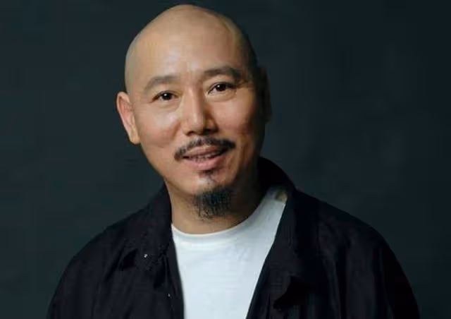 李誠儒前妻,離婚後住18平米房子,兒子逆襲成明星