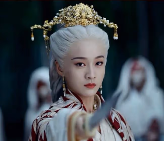 既然沒傾世之顏，就別硬演白髮女神，這5位女演員告訴你，什麼是一眼萬年