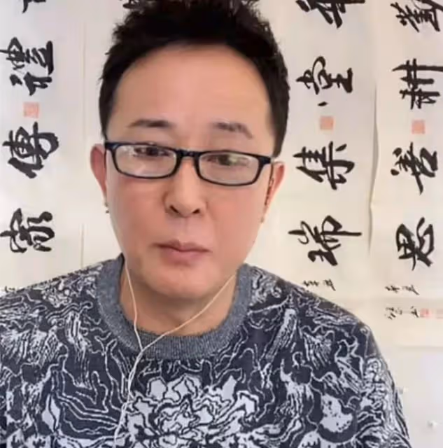 知名歌手直播賣字引發熱議!1個字售價5千元,還自稱有收藏價值
