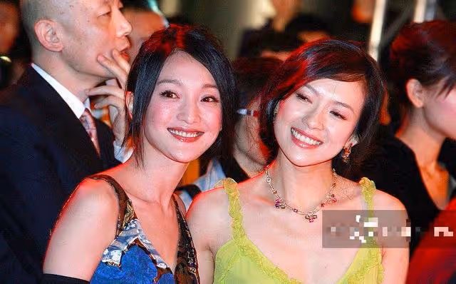 15年前的章子怡周迅,同框現身驚艷至今,平分秋色各領風騷!