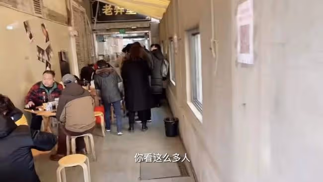 台星劉畊宏定居上海吃蒼蠅小館!菜品僅幾元錢,孩子學費卻近50萬