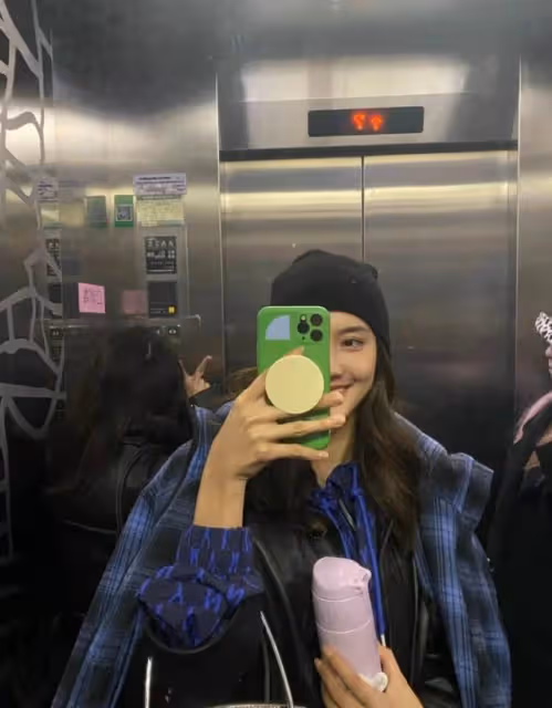 放閃,吳千語分享穿搭照難得見男友,施伯雄不滿:又把我蓋住