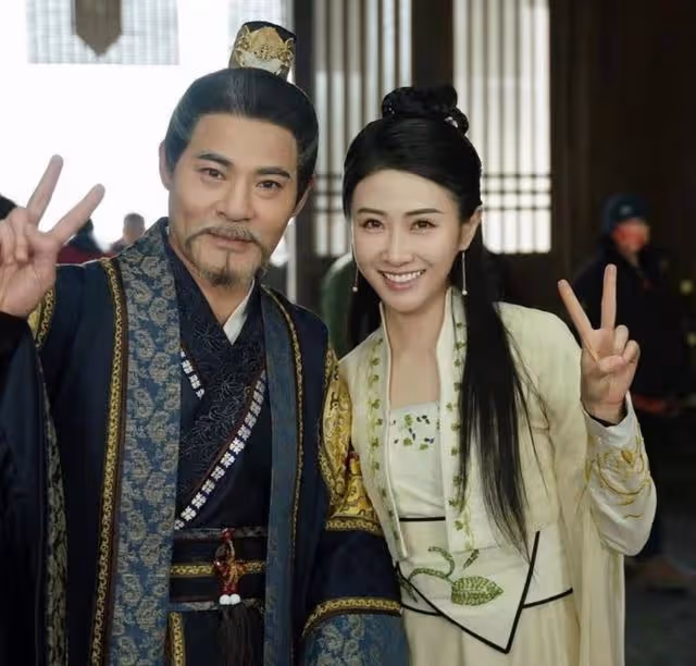 吸金力超強!TVB一線男星內地連拍三套戲,圈外還做起美容界老闆