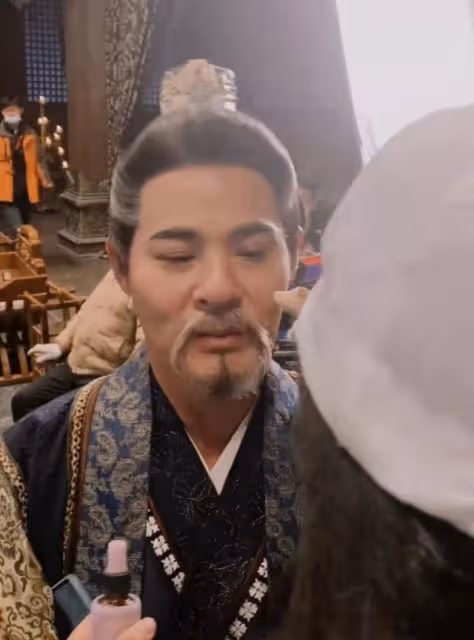 吸金力超強!TVB一線男星內地連拍三套戲,圈外還做起美容界老闆