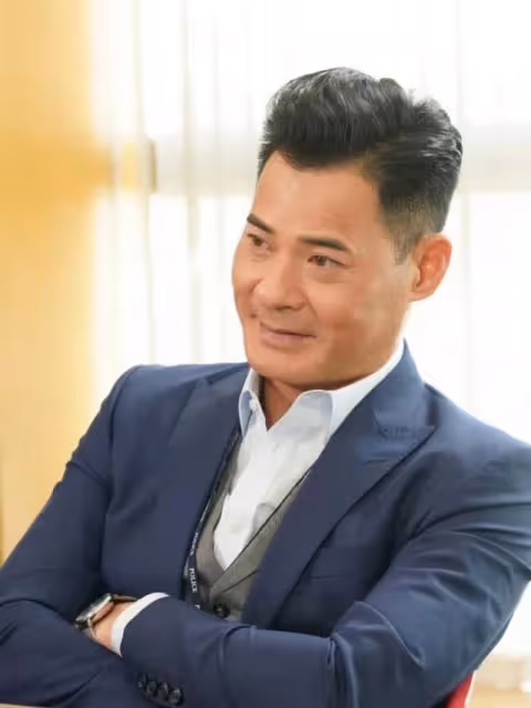 吸金力超強!TVB一線男星內地連拍三套戲,圈外還做起美容界老闆