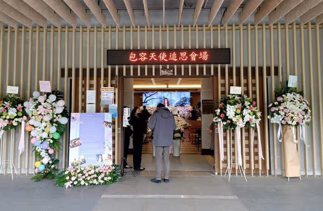 一路走好!知名女星雷吉娜痛失獨生子,兒子26歲生日後自殺身亡
