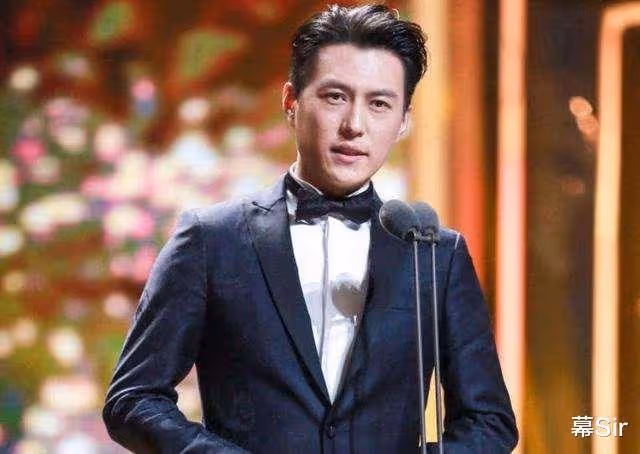 靳東:靠「兩個母親」上位,戀上大9歲江珊,最終卻娶了二婚李佳