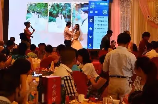 婚宴上,公婆安排有錢親戚坐主位,女方父母坐在接菜口 新娘當場退婚