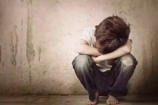 10歲時父母離去,被叔叔家收養,嬸嬸打罵我10餘年,在結婚那天,我當所有人喊她媽