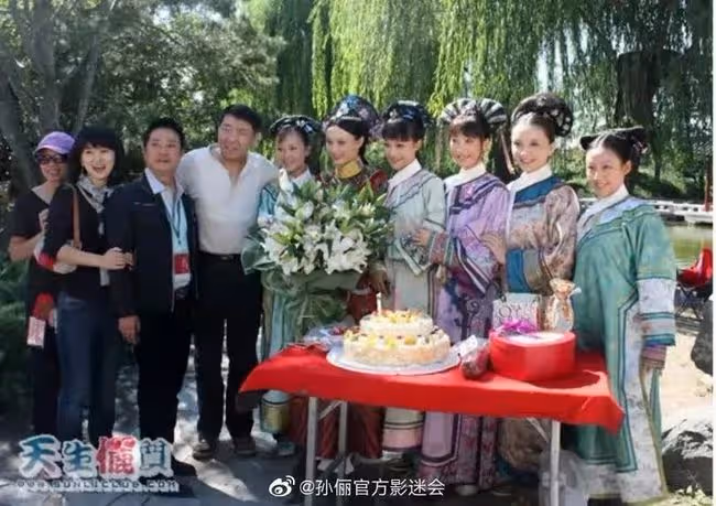今夜，女明星都在彈陳建斌的腦瓜崩兒