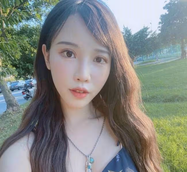 28歲女星宣布結婚!自曝被前男友背叛患抑鬱症,老公陪她走出陰霾
