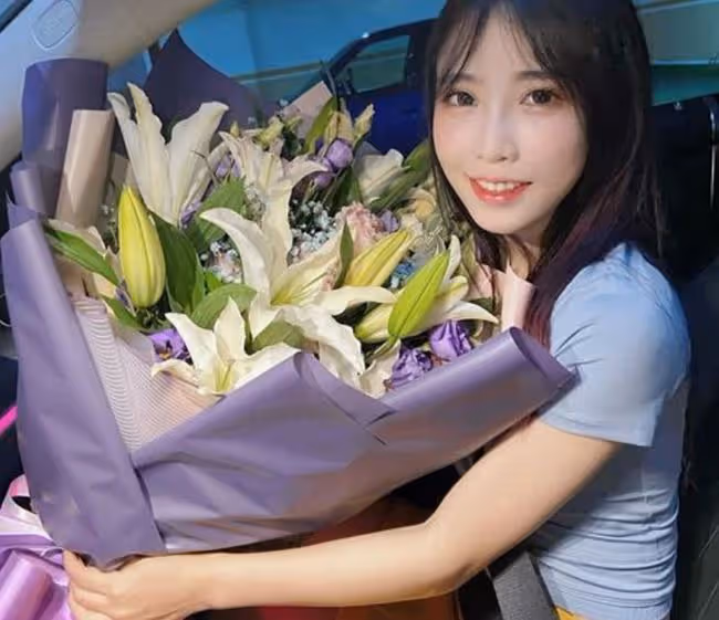 28歲女星宣布結婚!自曝被前男友背叛患抑鬱症,老公陪她走出陰霾