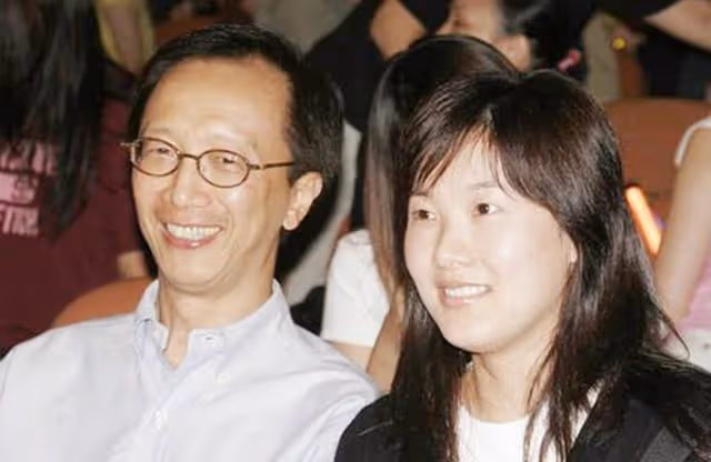 「跳水皇后」伏明霞:老公比自己父親小2歲,又能賺錢又很體貼