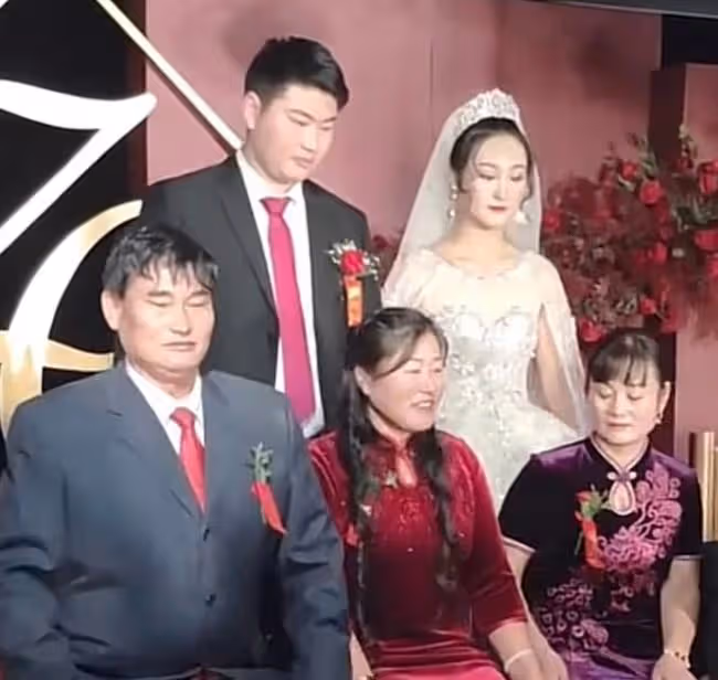 陳亞男兩副面孔,否認自己開公司否認團隊運作,網友:做個人吧!