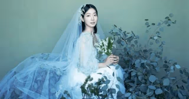 朴信惠公開婚紗照,與崔泰俊相愛五年,倆人甜蜜微笑很幸福