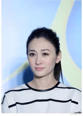 李小冉:被前任折磨4年,為梅婷前夫流產,男閨蜜砸5億當接盤俠