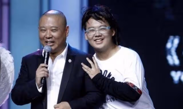 黑色八月風波驟起,郭麒麟張雲雷回社內「救駕」,郭德綱絕處逢生