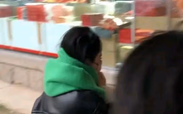 華晨宇變「漂亮」了?趙麗穎中指戴著戒指?鄭愷忍不住炫耀了?