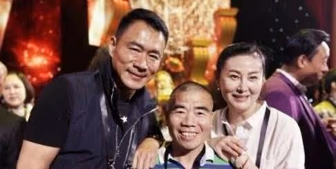 「潘金蓮」因戲生情,與「武松」在一起,今47歲生活太滋潤
