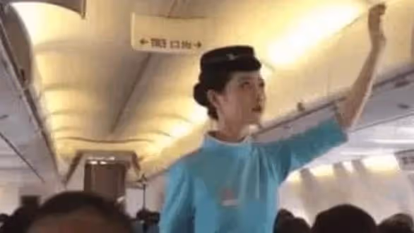 飛機上遇見一個男人,我沉迷美色不能自拔,閨蜜:趕緊睡了他