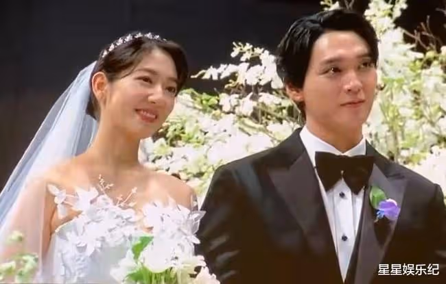 朴信惠婚禮哽咽宣誓,與崔泰俊甜蜜親吻,IU李敏鎬等200多位賓客超豪華
