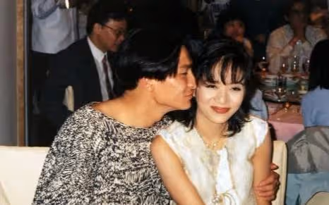 "香港女兒"18年後"終相見"