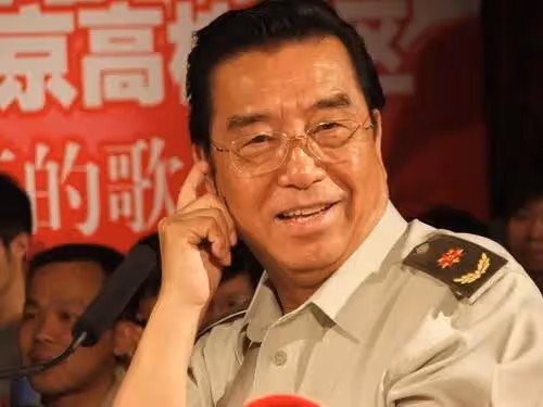 同是李雙江親骨肉卻天差地別,一個鋃鐺入獄,一個低調謙虛