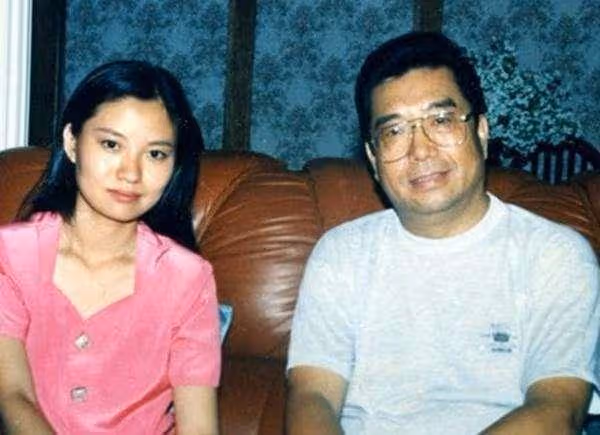 同是李雙江親骨肉卻天差地別,一個鋃鐺入獄,一個低調謙虛