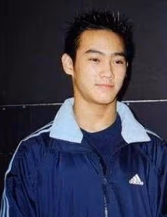 同是李雙江親骨肉卻天差地別,一個鋃鐺入獄,一個低調謙虛