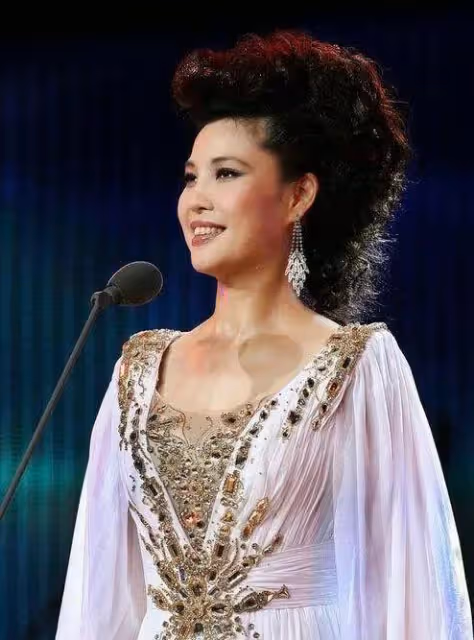 同是李雙江親骨肉卻天差地別，一個鋃鐺入獄，一個低調謙虛