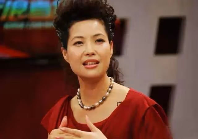 同是李雙江親骨肉卻天差地別，一個鋃鐺入獄，一個低調謙虛
