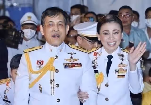詩妮娜王后夢破碎,69歲泰王斥巨資將蘇提達御畫像,貼滿大街小巷