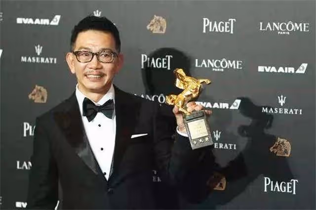 56歲香港男演員當飯店雜工:人到中年,最大的恐懼是一事無成