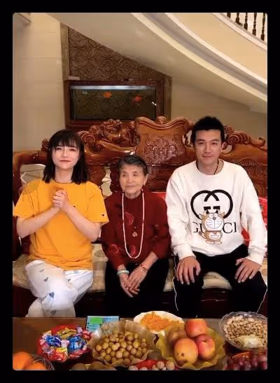 楊子侄女否認是富二代,稱全身行頭不抵網紅一個包,戴天珠遭吐槽