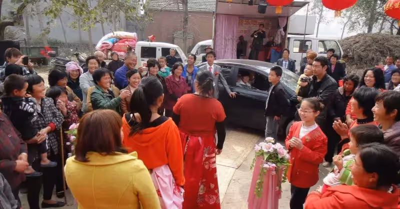 河南農婦帶夫改嫁,頂著村子裡人們的非議,堅持一妻兩夫,知道真實原因後,全網淚目
