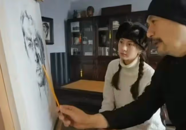 徐錦江藏女兒20年?曬一家四口合影,小女兒疑曝光美貌出眾身材好