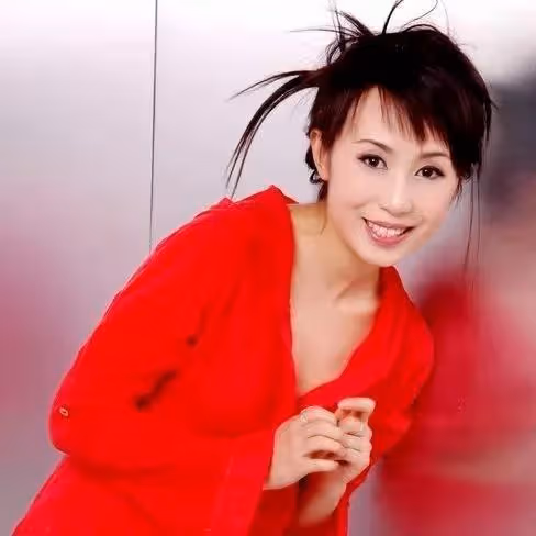 不愧是喜劇女王,生了娃後更猛,直衝百億票房